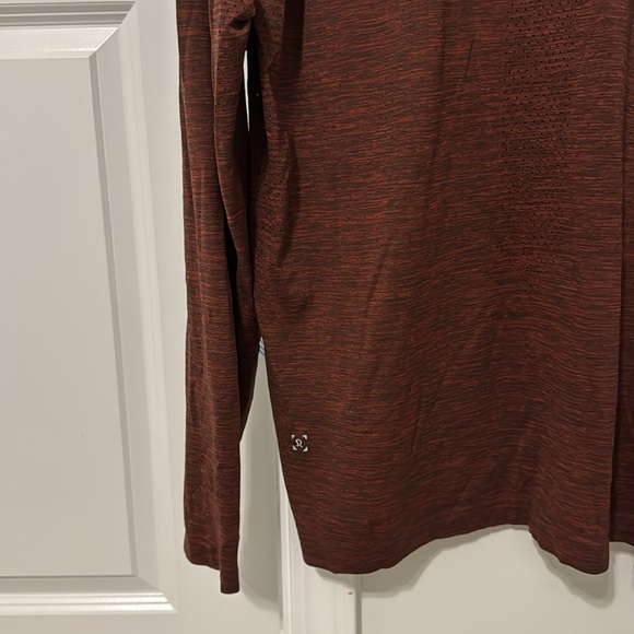 Men’s lululemon longsleeve - Picture 6 of 6